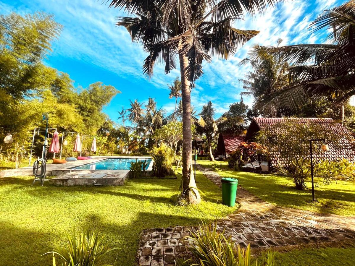 Apit Lawang Villas & Resto Batununggul Eksteriør bilde