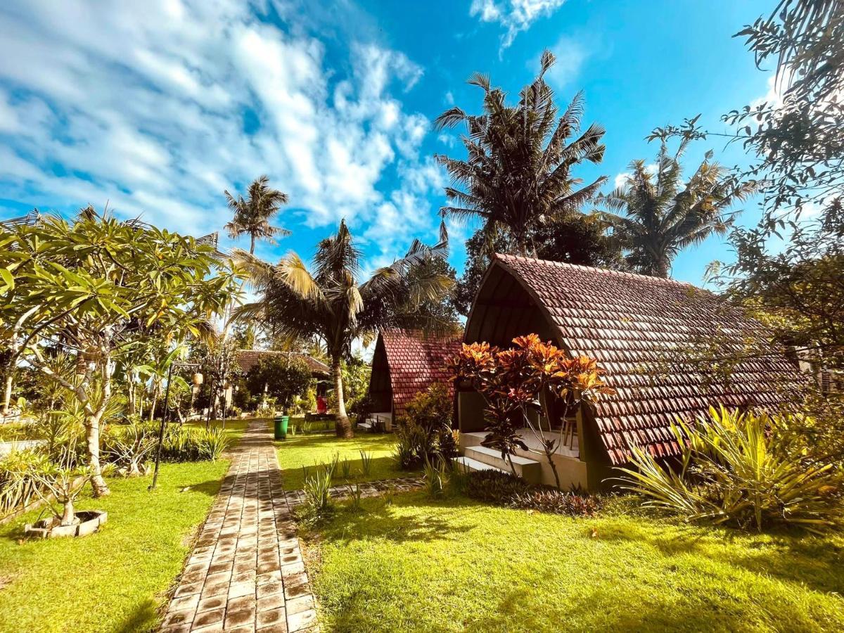 Apit Lawang Villas & Resto Batununggul Eksteriør bilde
