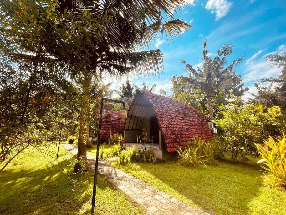 Apit Lawang Villas & Resto Batununggul Eksteriør bilde