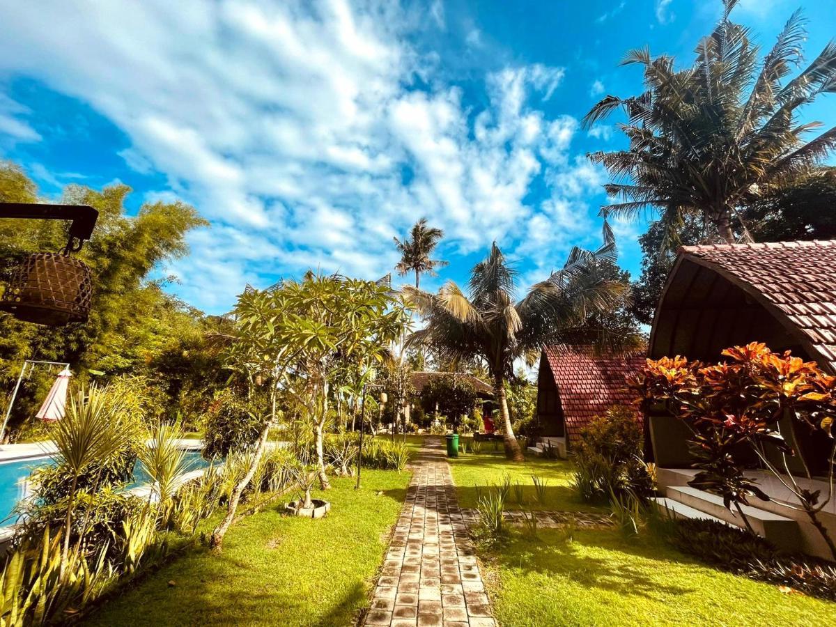 Apit Lawang Villas & Resto Batununggul Eksteriør bilde
